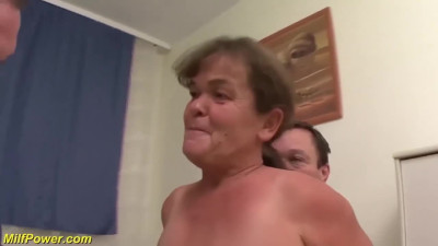 Pin-up hooker's fmm in threesome video