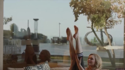 Mia's masturbate scene