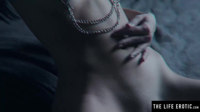 Masturbate movie with attractive Zoe from TLE
