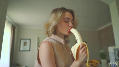 Gambling Alice's amateur porn