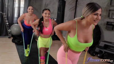 Precious Cristina and Sofia's lingerie sex