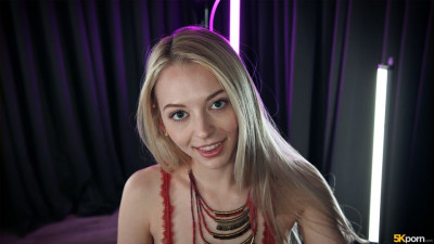Lily's kissing sex